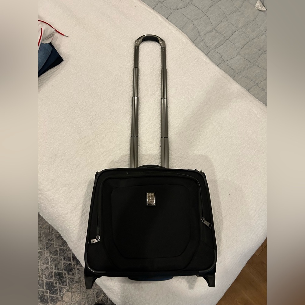 Travelpro Maxlite  Lightweight Rolling Underseat 2 Wheel